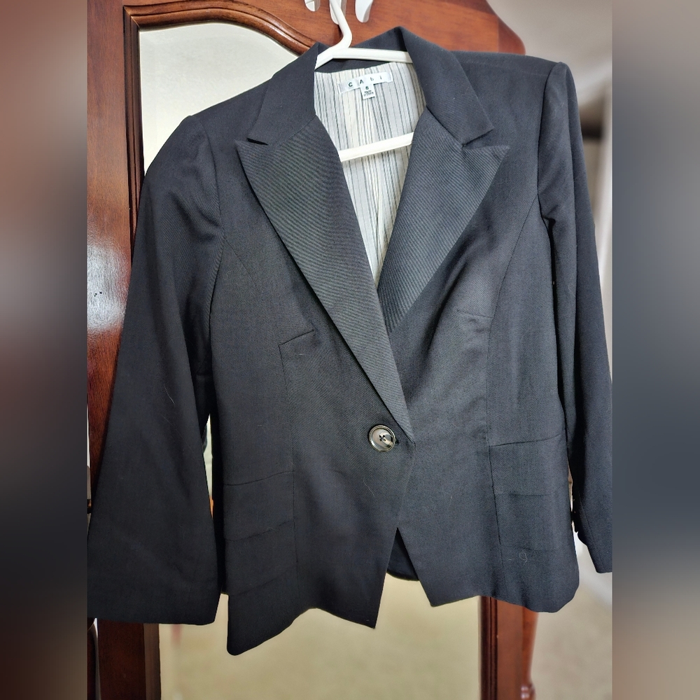 CABI GRAY PANT SUIT  SIZE 8  LIGHT WEIGHT FULLY LINED EXCELLENT  CONDITION